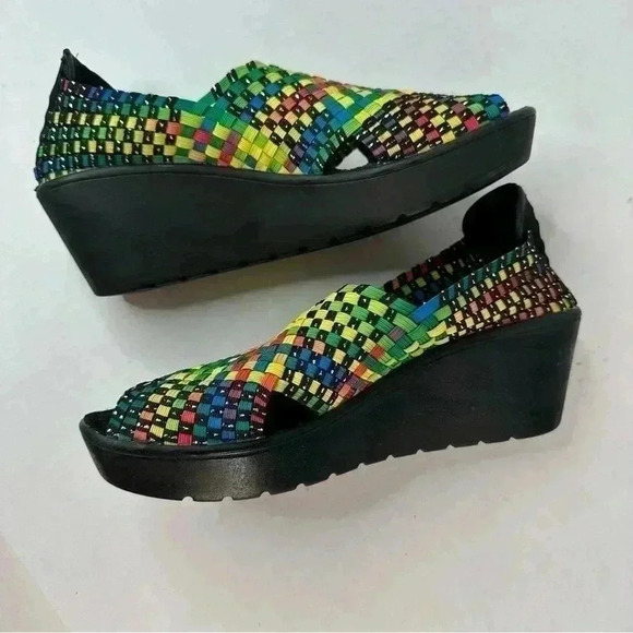 Steven By Steve Madden Braavo
Multicolor Elastic Peep Toe Wedges Size 9 - Picture 7 of 13